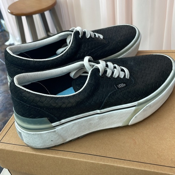 Small Platform Vans - Picture 2 of 2